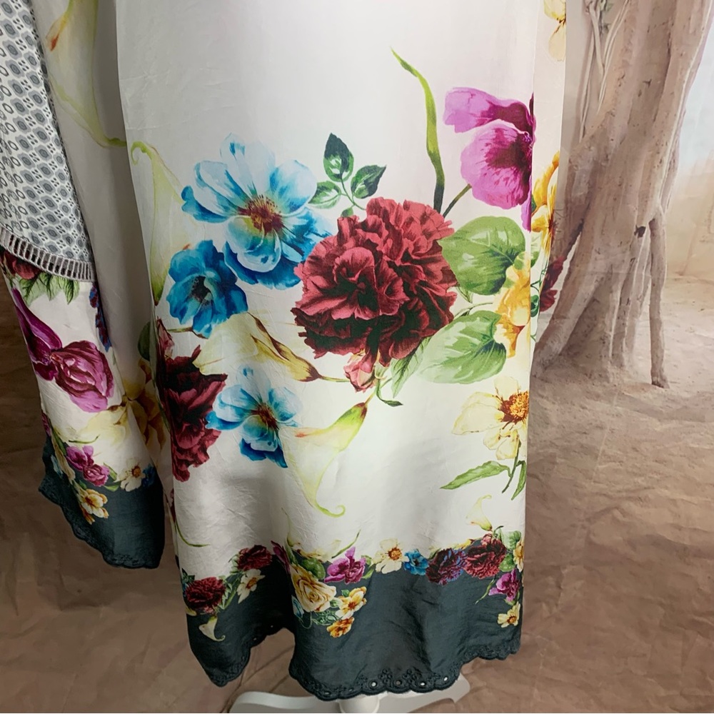 NEW Johnny Was Silky Linden Floral Blouse - Picture 6 of 11